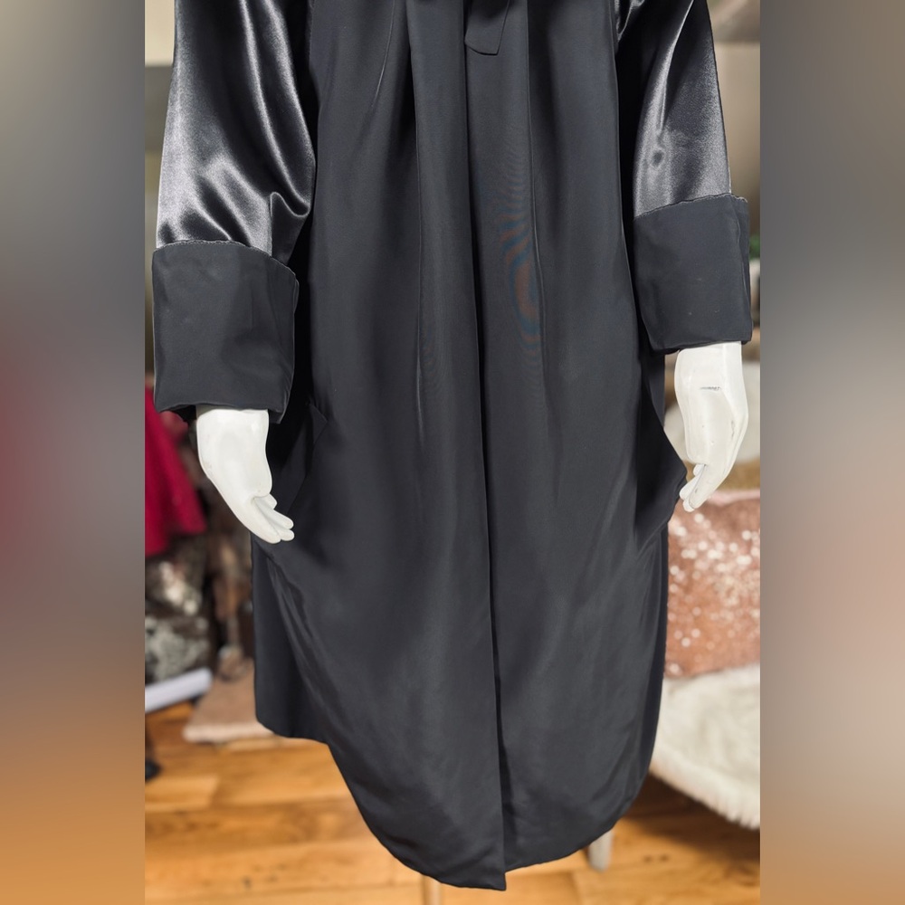 Roland Mouret Black Relaxed Fit Satin Sleeves & Collar “Orion” Opera Coat Sz 2/6 - Picture 4 of 14